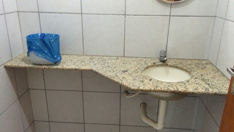 Apartamentos de 2 dormitórios ótimo preço em Bombinhas - C051