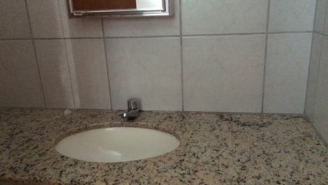 Apartamentos de 2 dormitórios ótimo preço em Bombinhas - C051