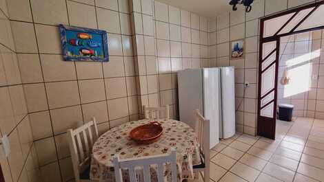 Apartamento de 3 dormitorios en Bombinhas con vista al mar