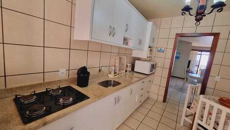 Apartamento de 3 dormitorios en Bombinhas con vista al mar