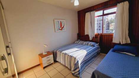 Apartamento de 3 dormitorios en Bombinhas con vista al mar