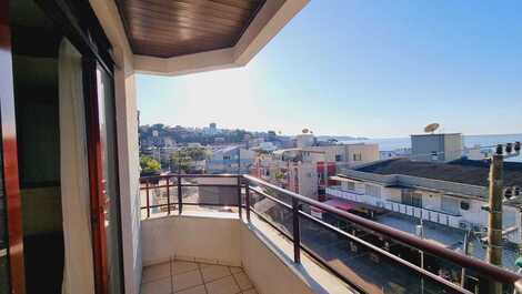 Apartamento de 3 dormitorios en Bombinhas con vista al mar