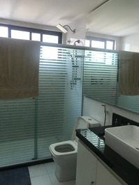 Banheiro da suíte na cobertura