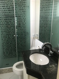 Banheiro suíte inferior