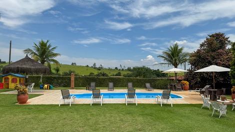 Comfort and Elegance: Refuge with Pool and Nature 40 Min from SP