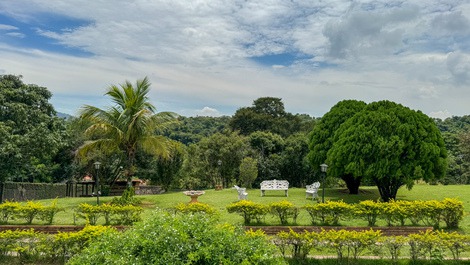 Comfort and Elegance: Refuge with Pool and Nature 40 Min from SP