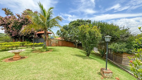 Comfort and Elegance: Refuge with Pool and Nature 40 Min from SP