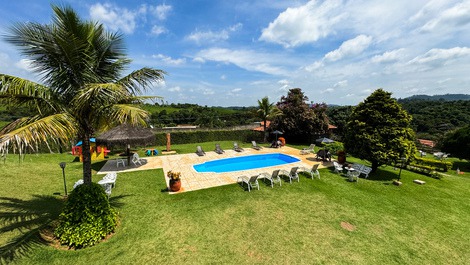 Comfort and Elegance: Refuge with Pool and Nature 40 Min from SP