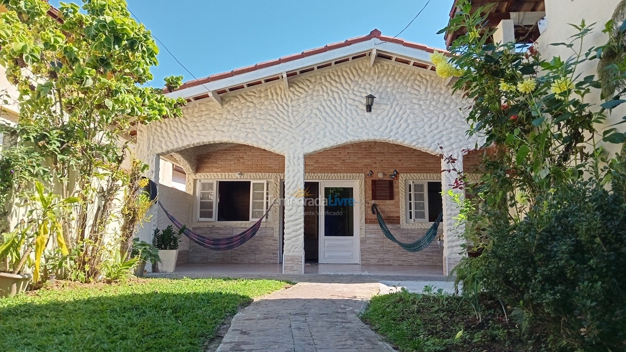 Casa para alquiler de vacaciones em Ubatuba (Praia do Lázaro)