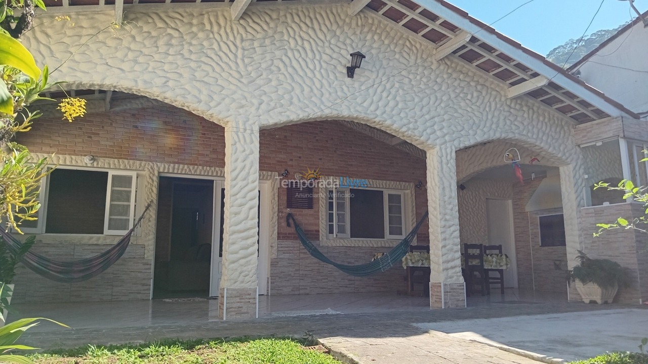 Casa para alquiler de vacaciones em Ubatuba (Praia do Lázaro)