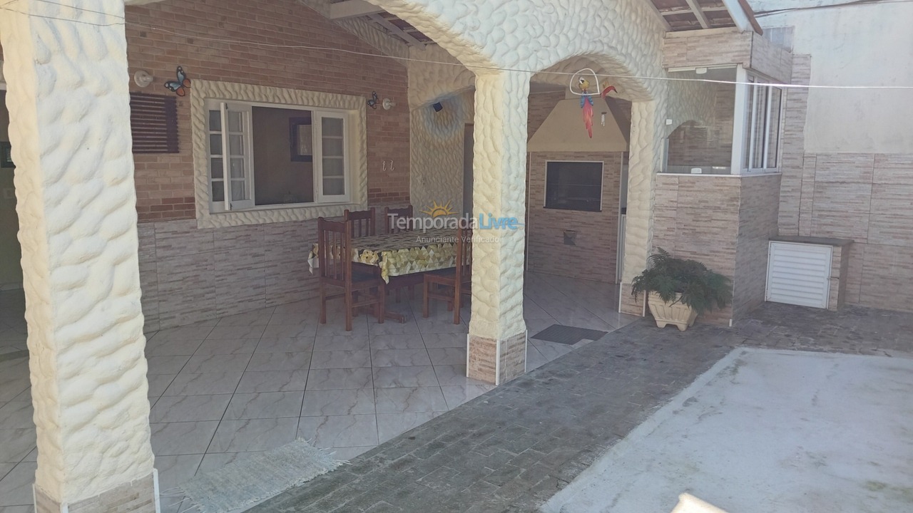 Casa para alquiler de vacaciones em Ubatuba (Praia do Lázaro)