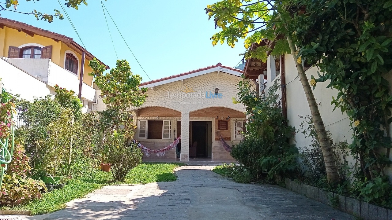 Casa para alquiler de vacaciones em Ubatuba (Praia do Lázaro)