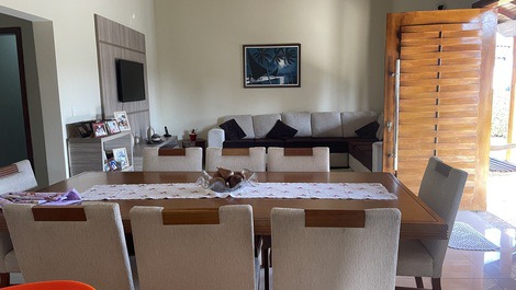 Chácara Condomínio fechado para familia até 10 pessoas sem pet