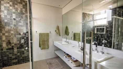 Imóvel pé na areia, alto padrão, piscina frente mar