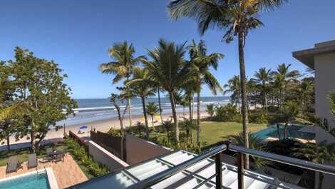 Imóvel pé na areia, alto padrão, piscina frente mar