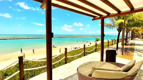 Gazebo à beira-mar.