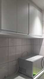 Lindo Flat 2 dormitórios, ótima localização em Santos, no Canal 3!