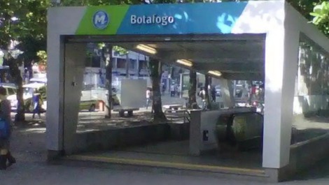 Na quadra da estação metrô botafogo
