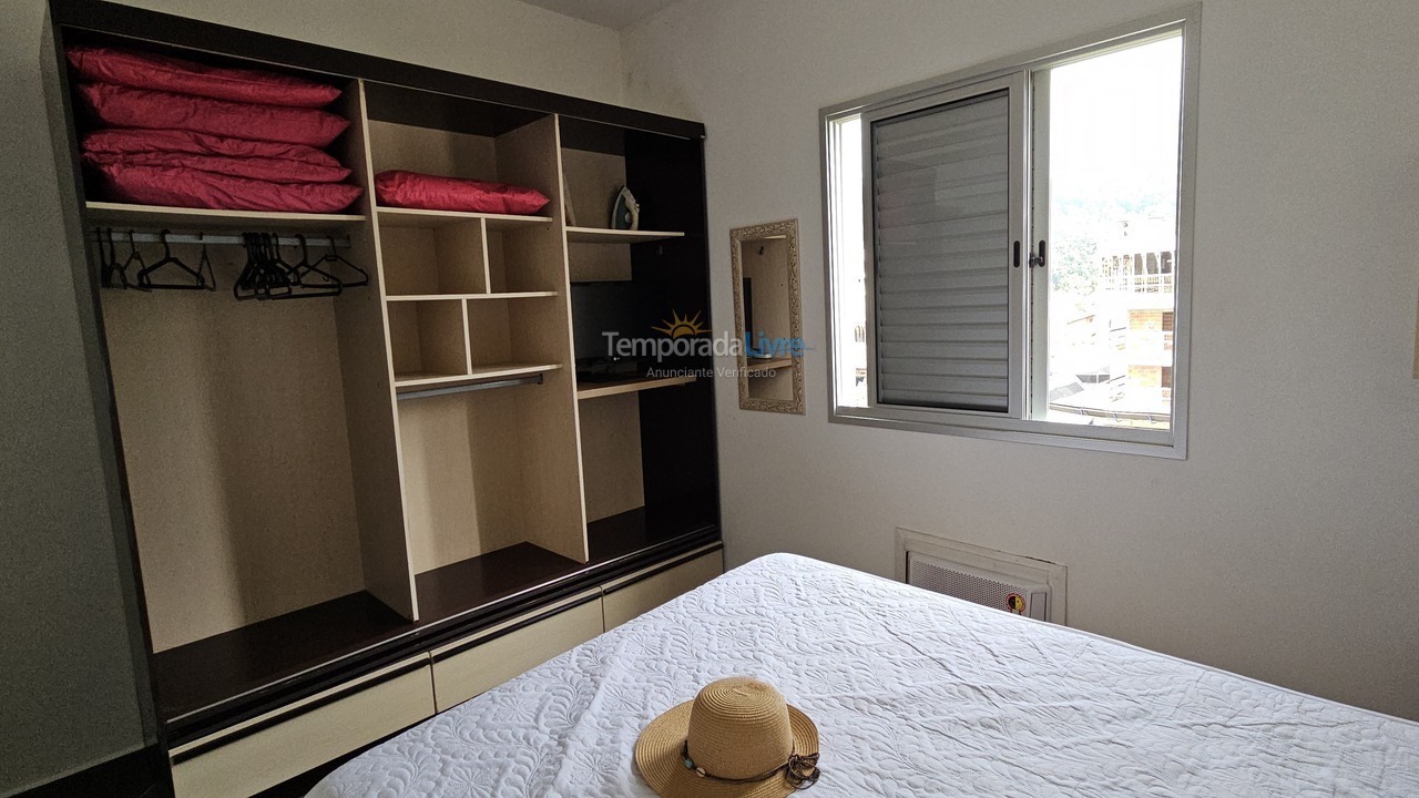 Apartamento para aluguel de temporada em Ubatuba (Praia das Toninhas)