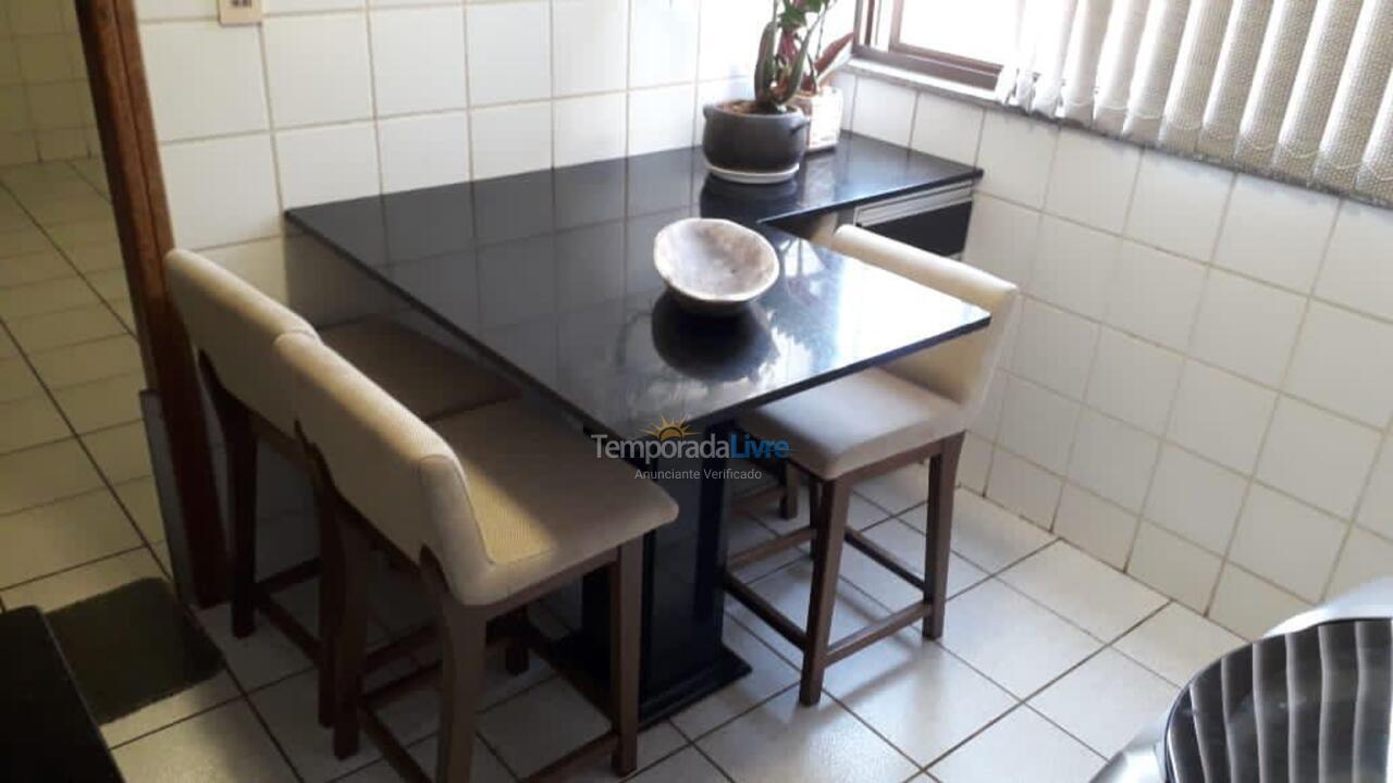 Apartamento para aluguel de temporada em Guarapari (Praia do Morro)