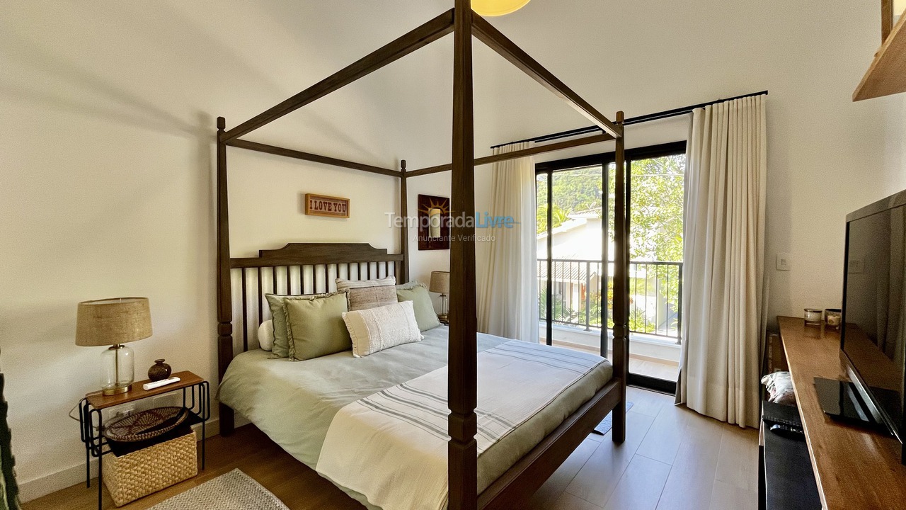 Casa para alquiler de vacaciones em São Sebastião (Praia da Baleia)