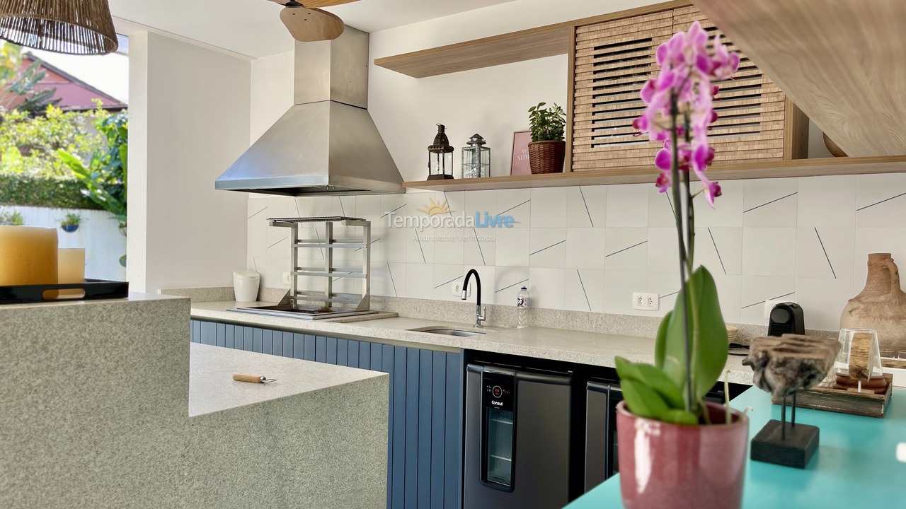 Casa para alquiler de vacaciones em São Sebastião (Praia da Baleia)