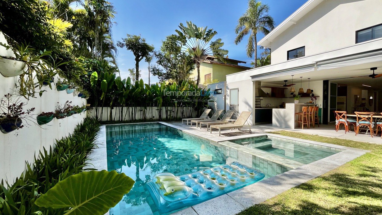 Casa para alquiler de vacaciones em São Sebastião (Praia da Baleia)