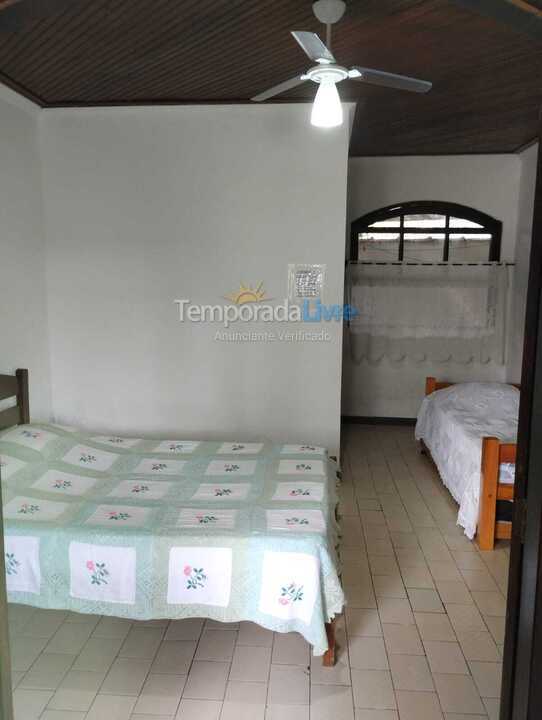 Casa para aluguel de temporada em Ubatuba (Enseada)