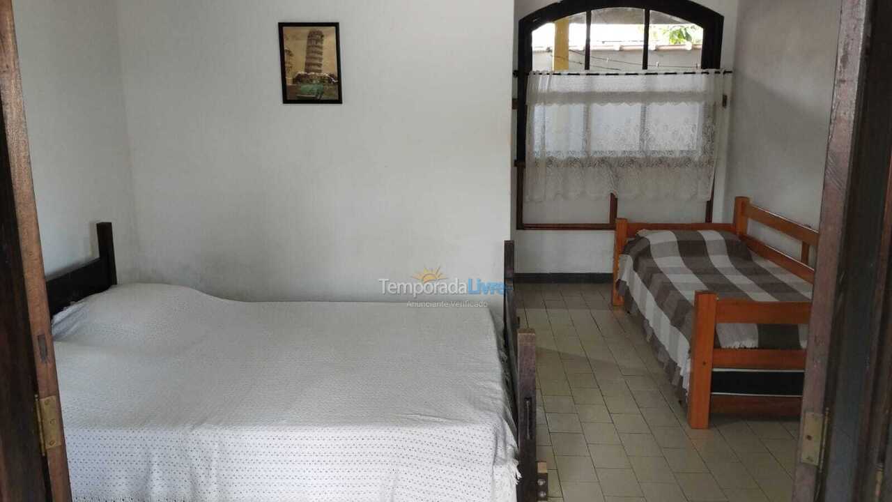 Casa para aluguel de temporada em Ubatuba (Enseada)