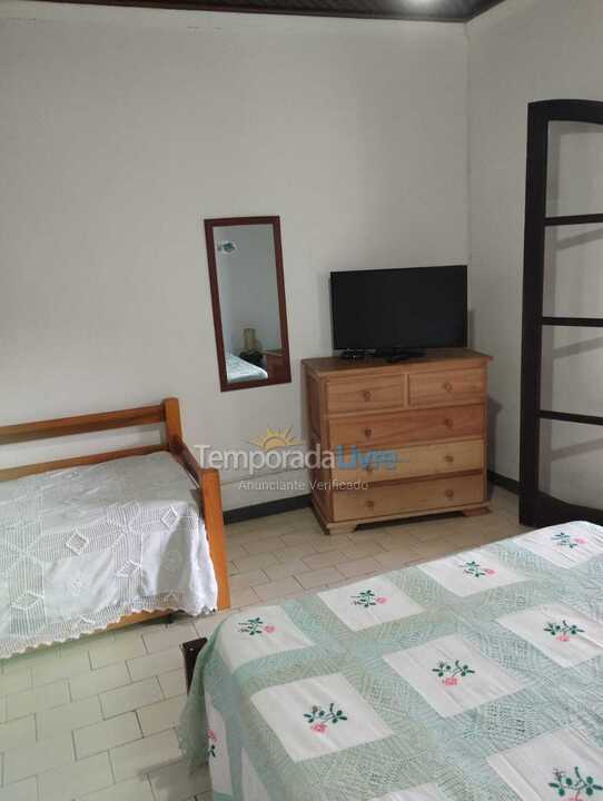 Casa para aluguel de temporada em Ubatuba (Enseada)