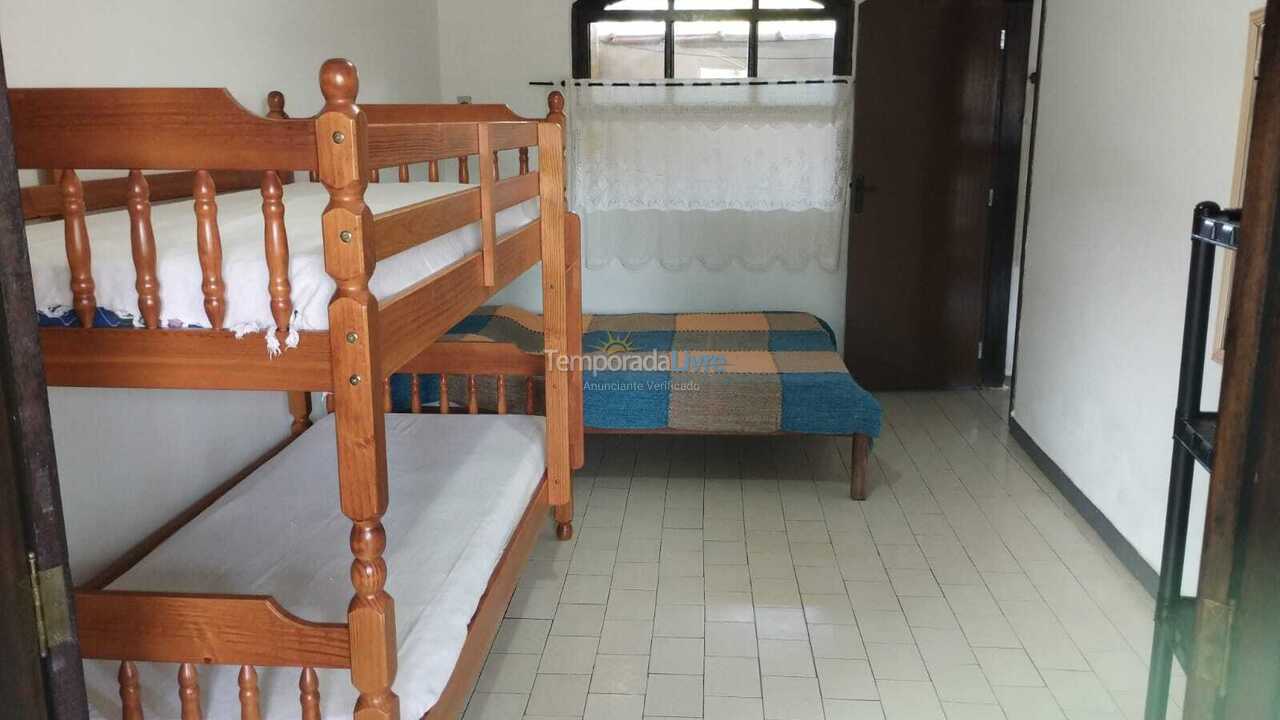 Casa para aluguel de temporada em Ubatuba (Enseada)