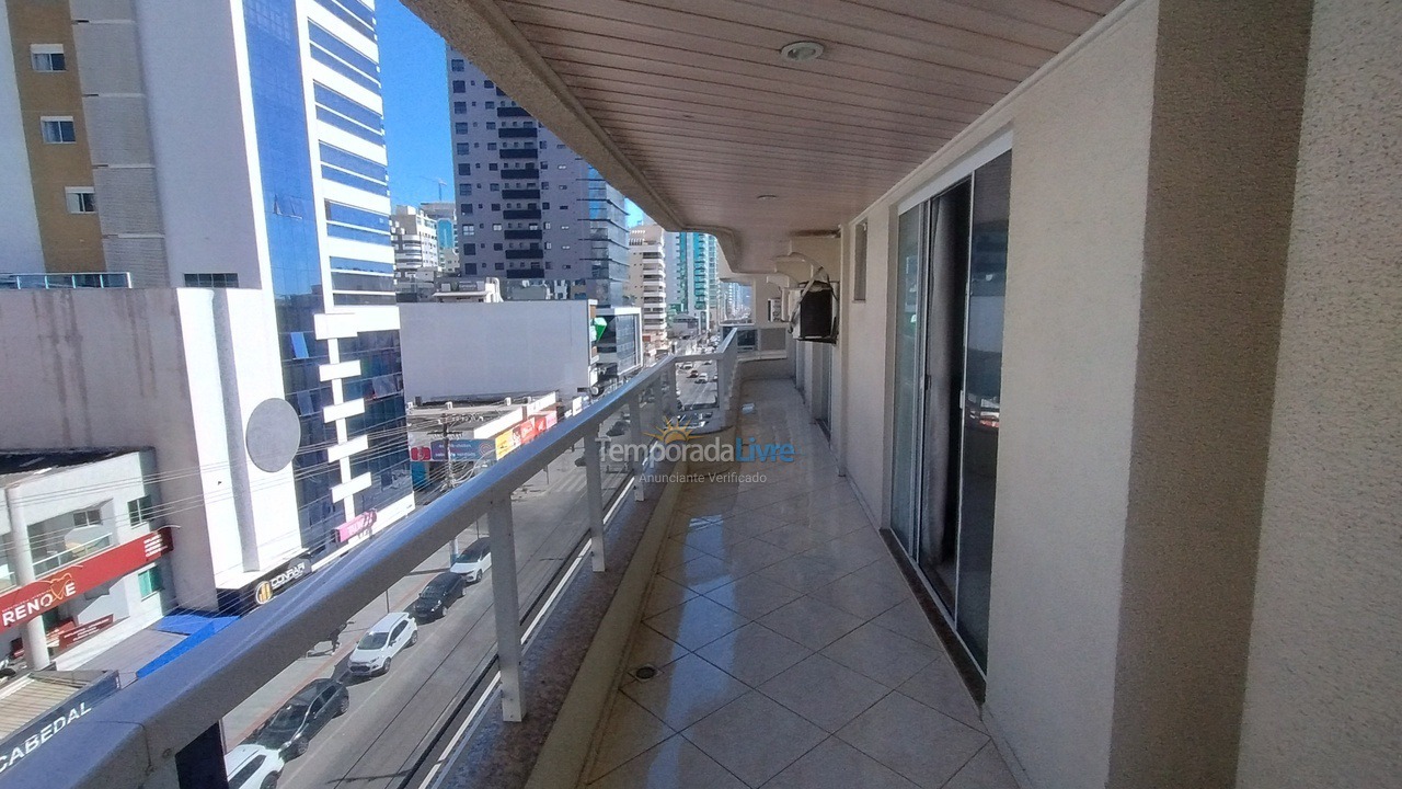 Apartamento para aluguel de temporada em Itapema (Meia Praia)