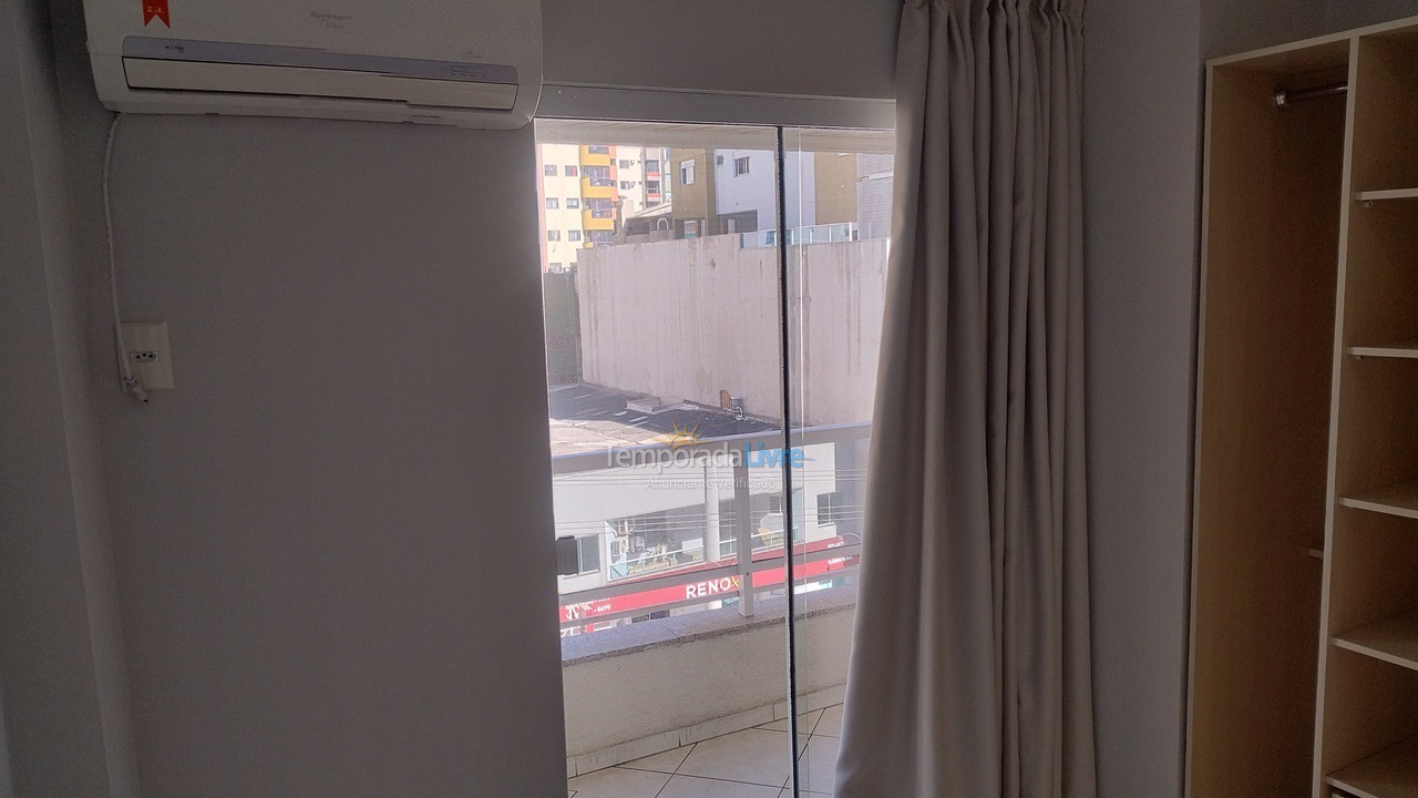 Apartamento para aluguel de temporada em Itapema (Meia Praia)
