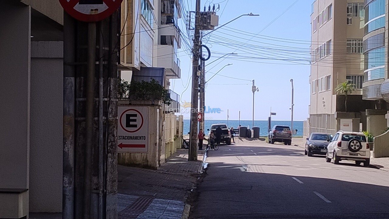 Apartamento para aluguel de temporada em Itapema (Meia Praia)