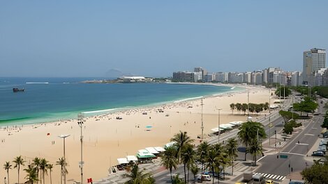 Lindo apartamento de 3 quartos frente mar para alugar em copacabana