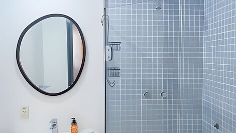 Apartamento com uma suíte para alugar em copacabana, com piscina vista mar no terraço