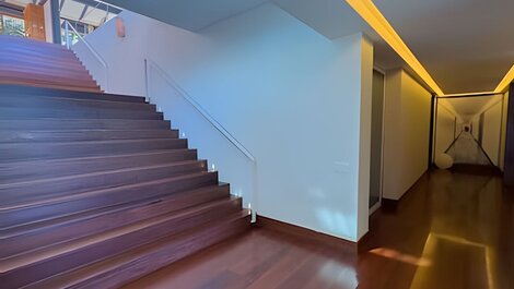 Mansão de luxo para alugar em são conrado com piscina