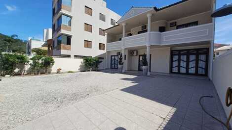 Beautiful house for family holidays