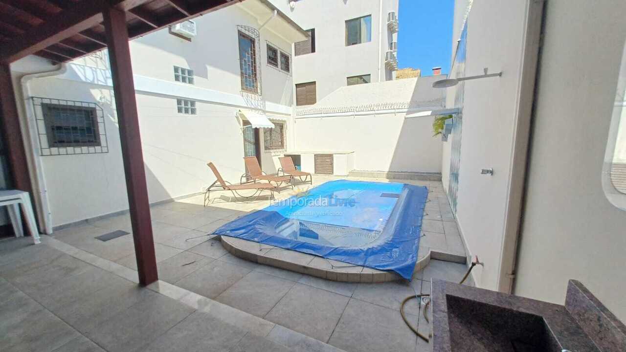 House for vacation rental in Florianopolis (Canasvieiras)