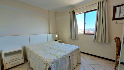 Apartamento de 3 habitaciones. Alquiler con vista al mar en Bombinhas (LA0012)