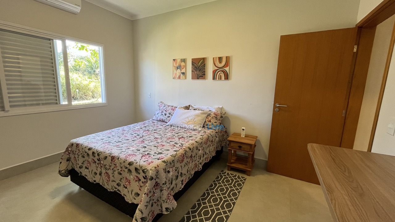 Casa para alquiler de vacaciones em Caraguatatuba (Praia da Mococa)