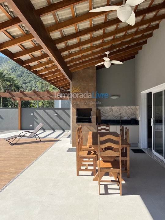Casa para alquiler de vacaciones em Caraguatatuba (Praia da Mococa)
