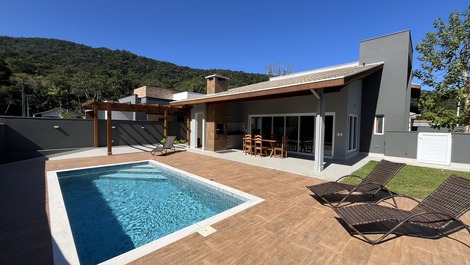 Casa Mero en Caraguatuba