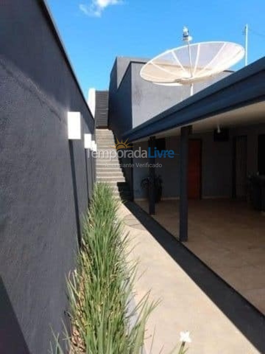 Casa para aluguel de temporada em São José da Barra (Lago de Furnas)