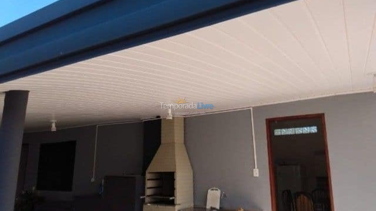 Casa para aluguel de temporada em São José da Barra (Lago de Furnas)