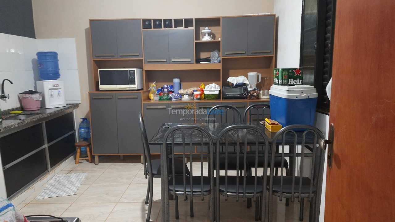 Casa para aluguel de temporada em São José da Barra (Lago de Furnas)