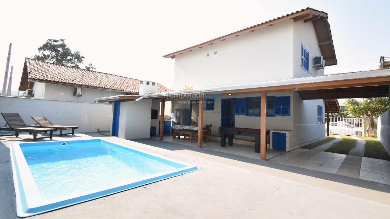Casa para alquiler de vacaciones em Bombinhas (Canto Grande)