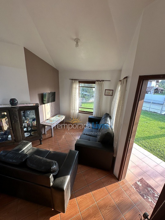 Casa para alquiler de vacaciones em Garopaba (Praia da Ferrugem)