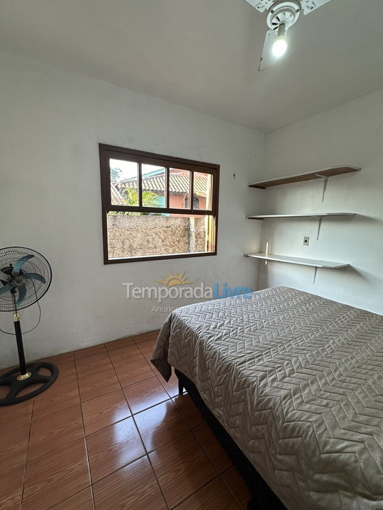 Casa para alquiler de vacaciones em Garopaba (Praia da Ferrugem)