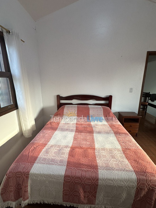 Casa para alquiler de vacaciones em Garopaba (Praia da Ferrugem)